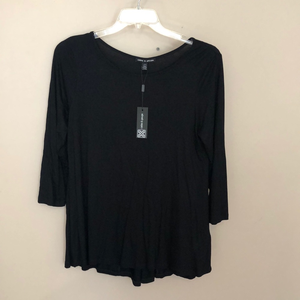 NWT Ladies Cable & Gauge top.  Size large